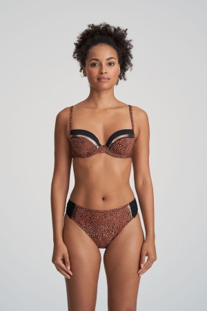 AMANDA ZAZ ZANZIBAR