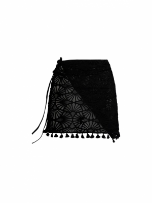 LA MUSE DENTELLE NO/NOIR